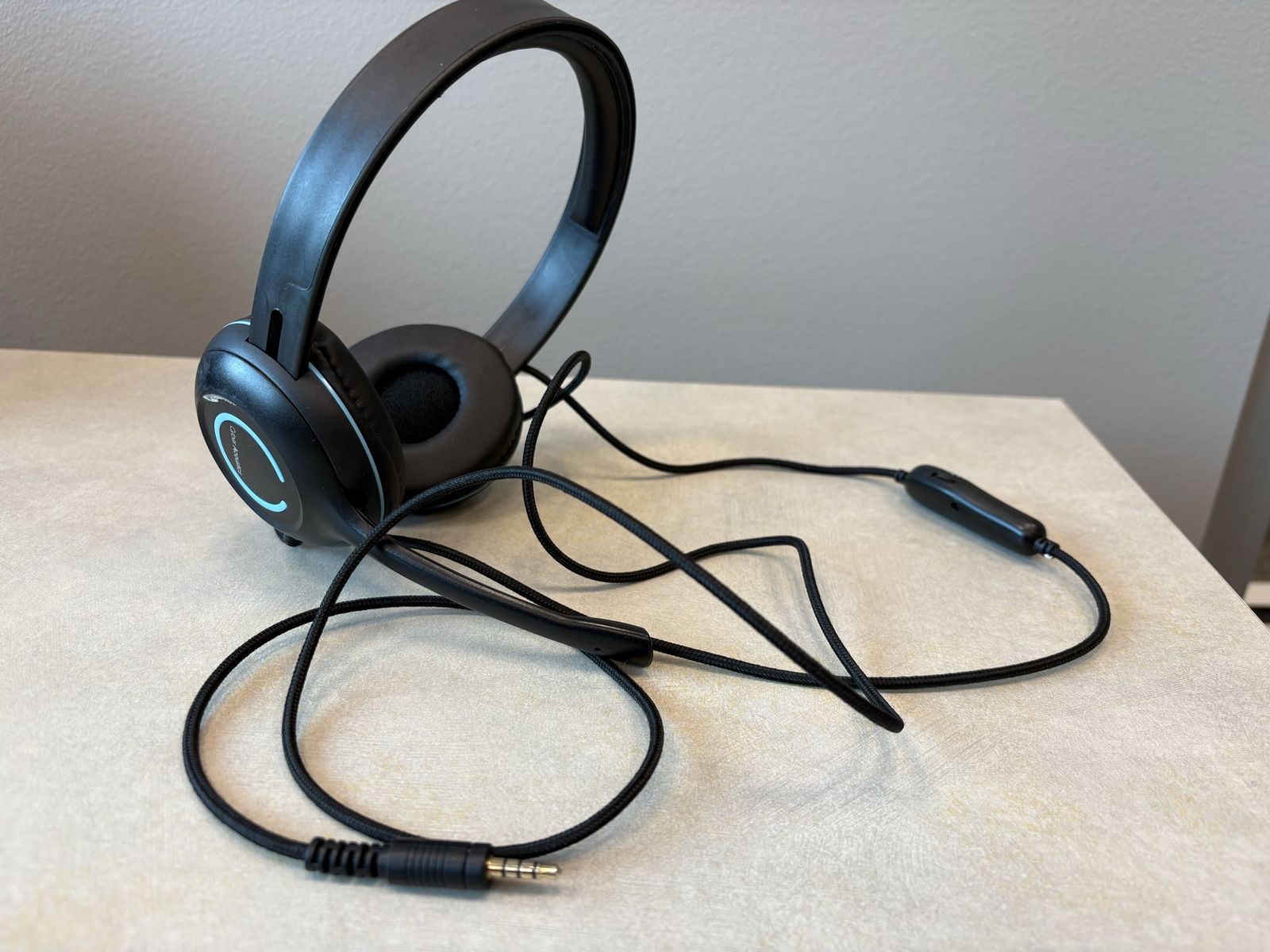 Cyber acoustic headphones