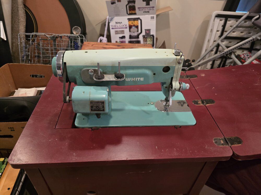 Vintage White brand Sewing Machine w/Stand