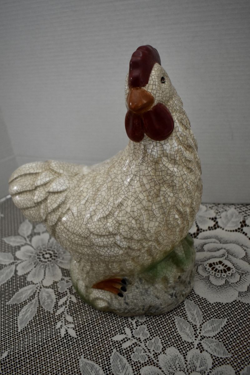  Beautiful Ceramic Chicken Decor With A Beautiful Crackle Paint Finish