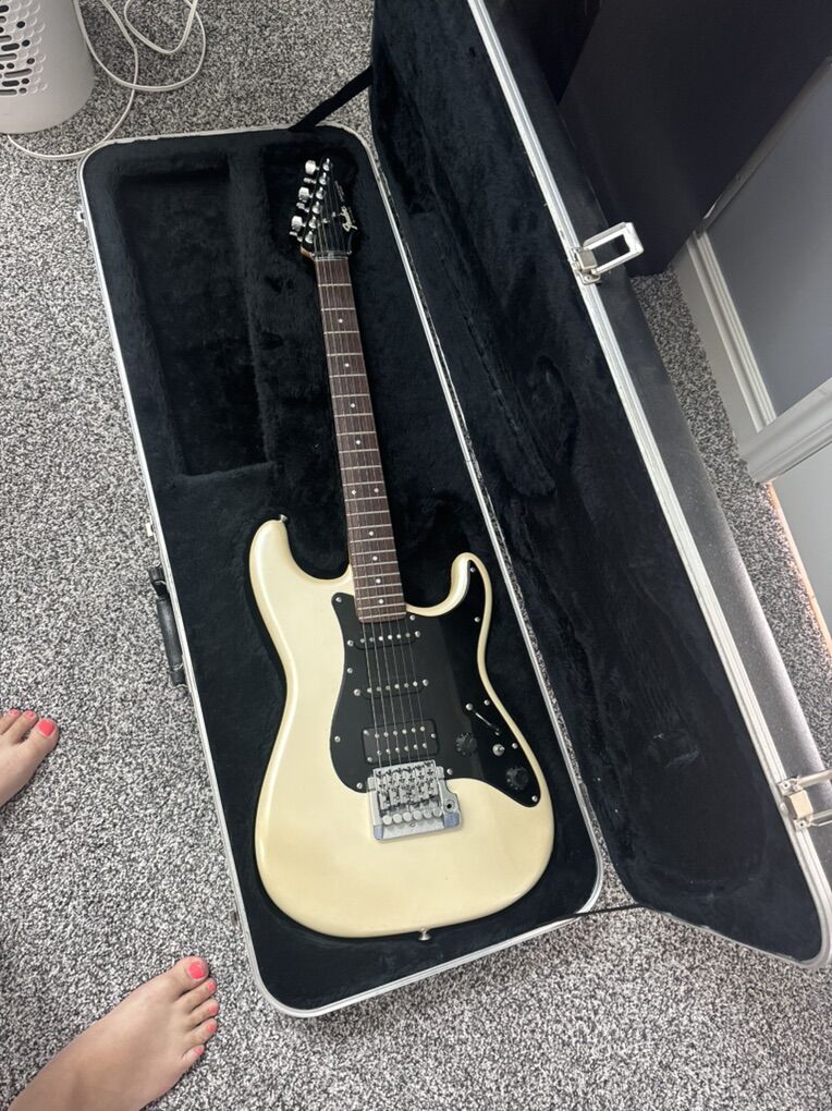 Super Rare made In japan fender Strat