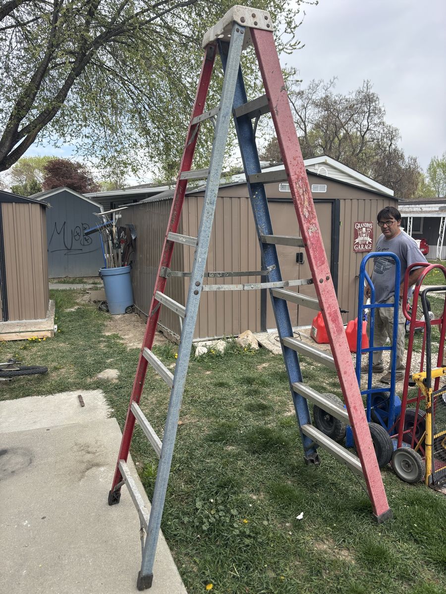 8 Foot Ladder