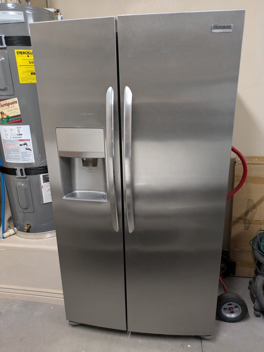 Frigidaire Gallery Stainless Steel Side by Side Refrigerator
