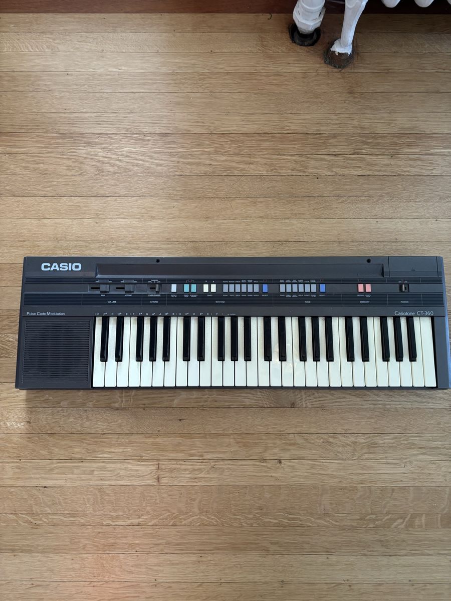 Casio Casiotone CT-360 electric keyboard