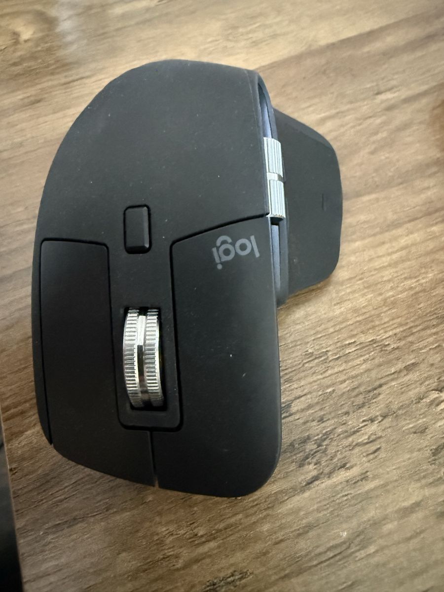 Logitech wireless ergonomic mouse from the MX Master3S series
