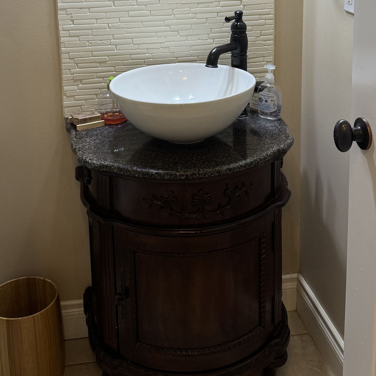 Beautiful Solid Wood 26 Inch Bathroom Vanity