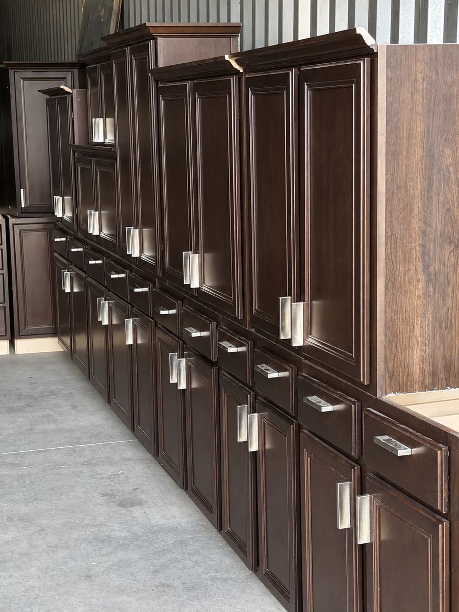 Dark Wood Kitchen Cabinet Set with Raised Panel Doors and Hardware