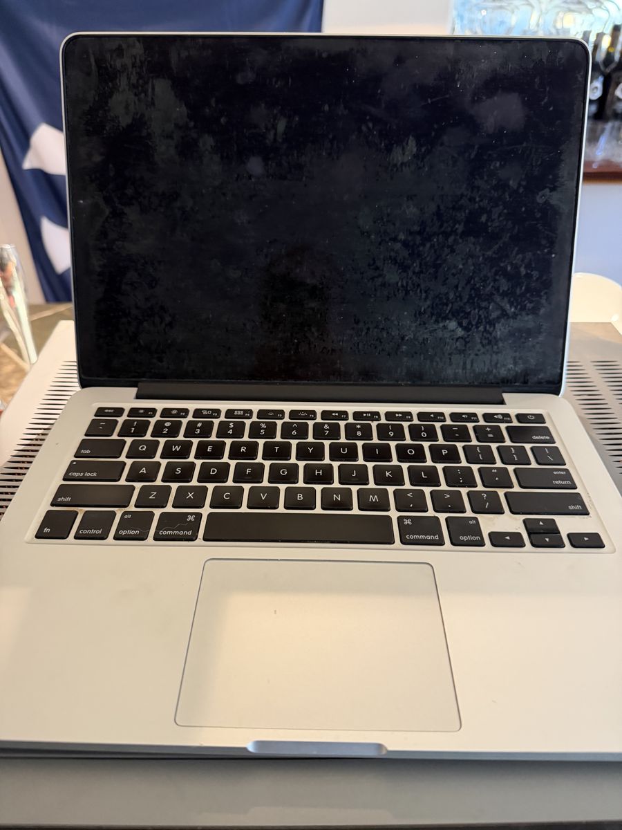 MacBook Pro 13" Retina (2015) — i7 / 16GB RAM — Fresh macOS Install