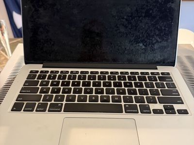 MacBook Pro 13" Retina (2015) — i7 / 16GB RAM — Fresh macOS Install