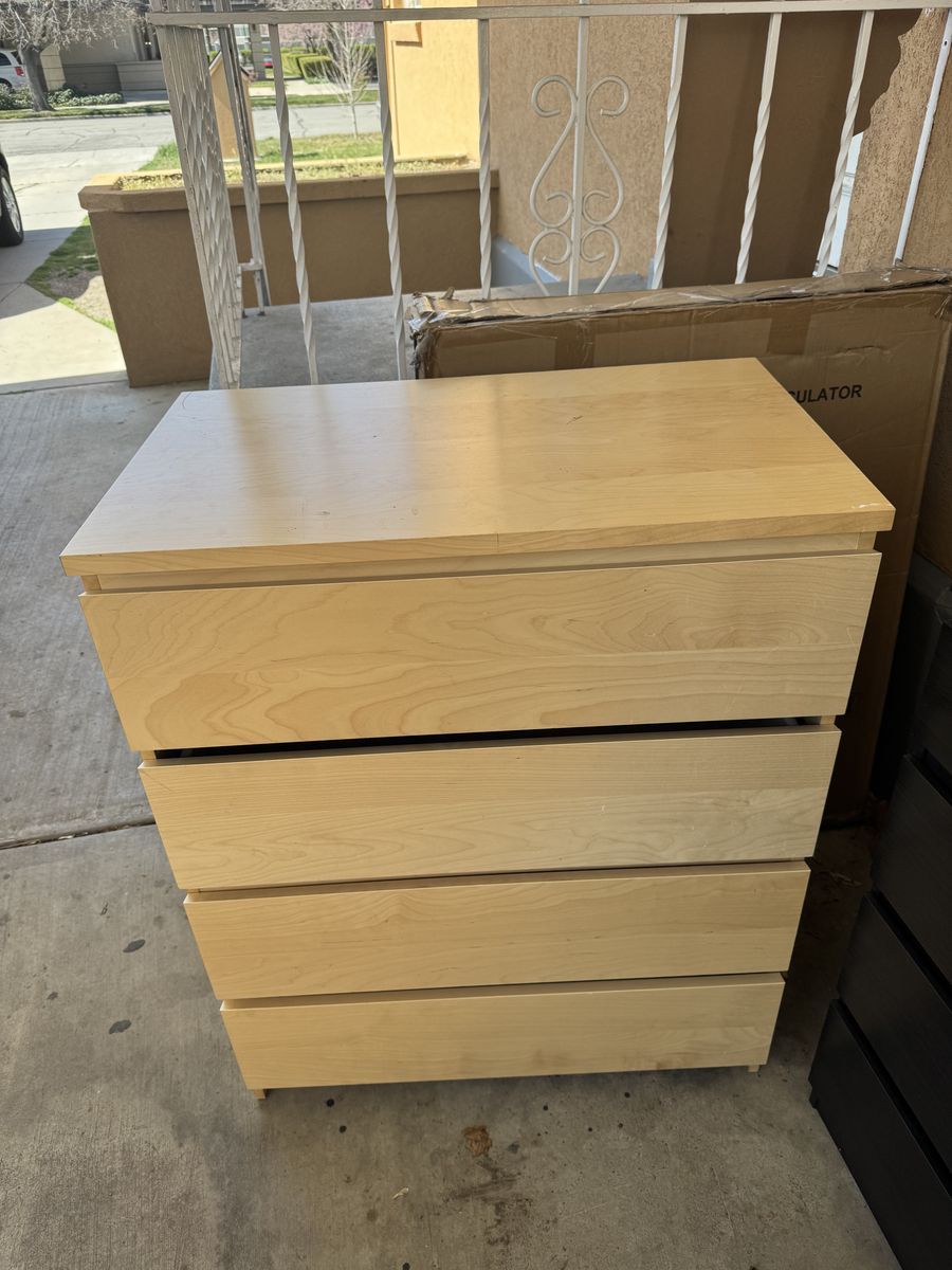 4 drawer Dresser