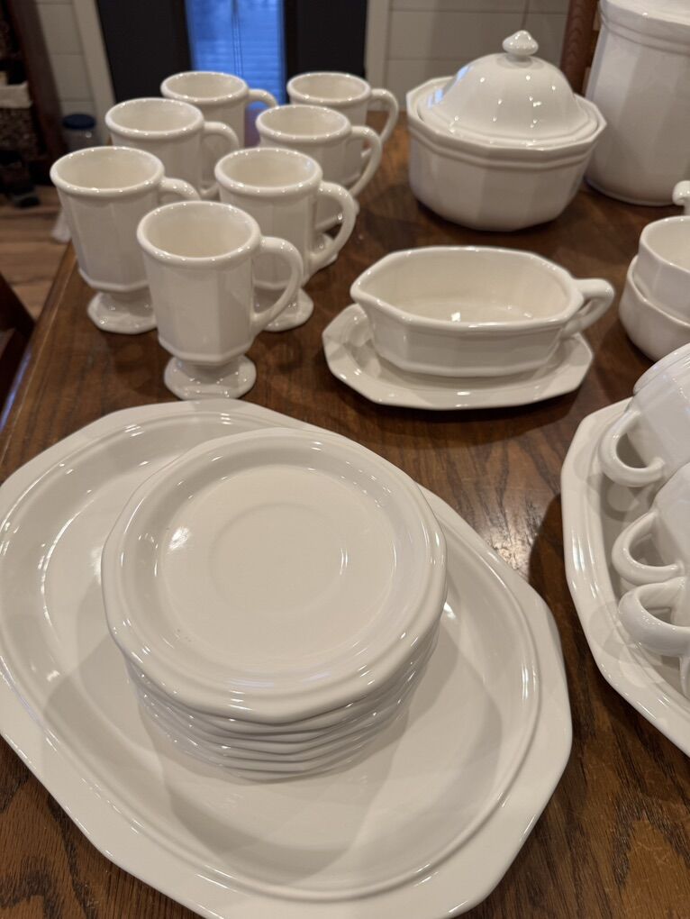 Pfaltzgraff Heritage Stoneware Dishes 62 Piece Set