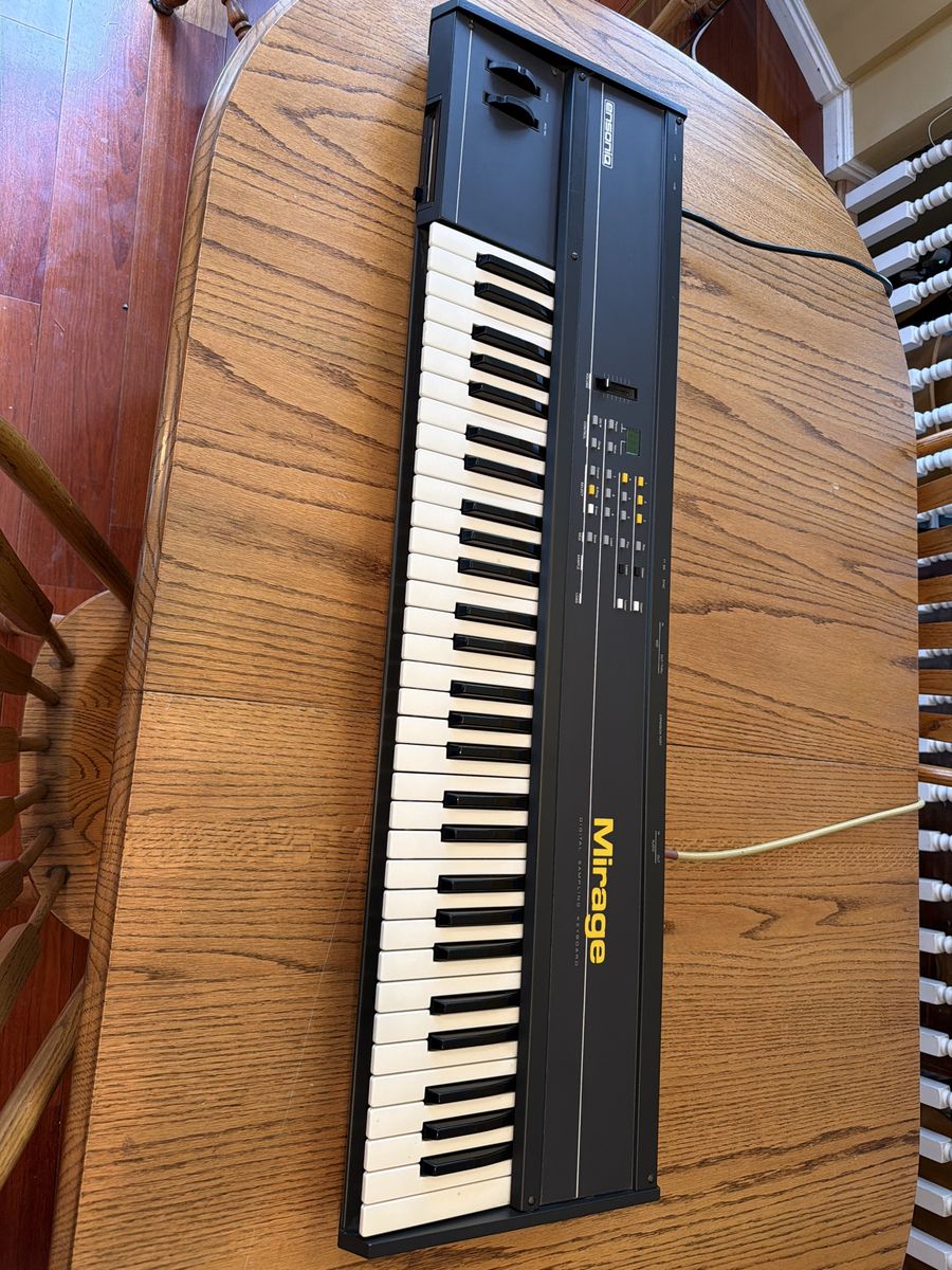 Esoniq Mirage Digital Sampling Keyboard - Vintage