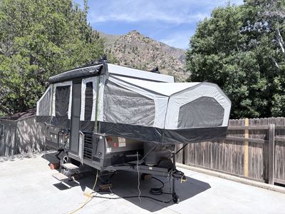 Forest River Rockwood 1970 ESP Pop-Up Camper - Excellent Condition, Sleeps 6, Heat, Sink, Stove, fridge.
