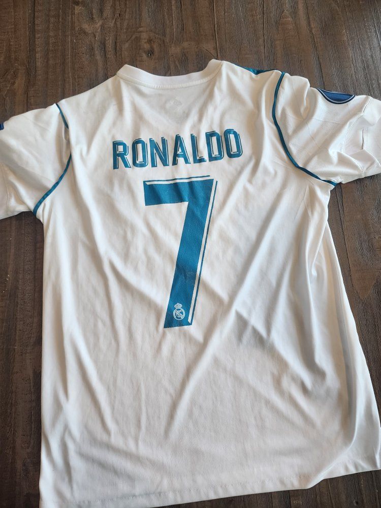 Real Madrid 2017-18 Home Jersey Cristiano Ronaldo #7 Kyiv Final Size S. moderate wear.