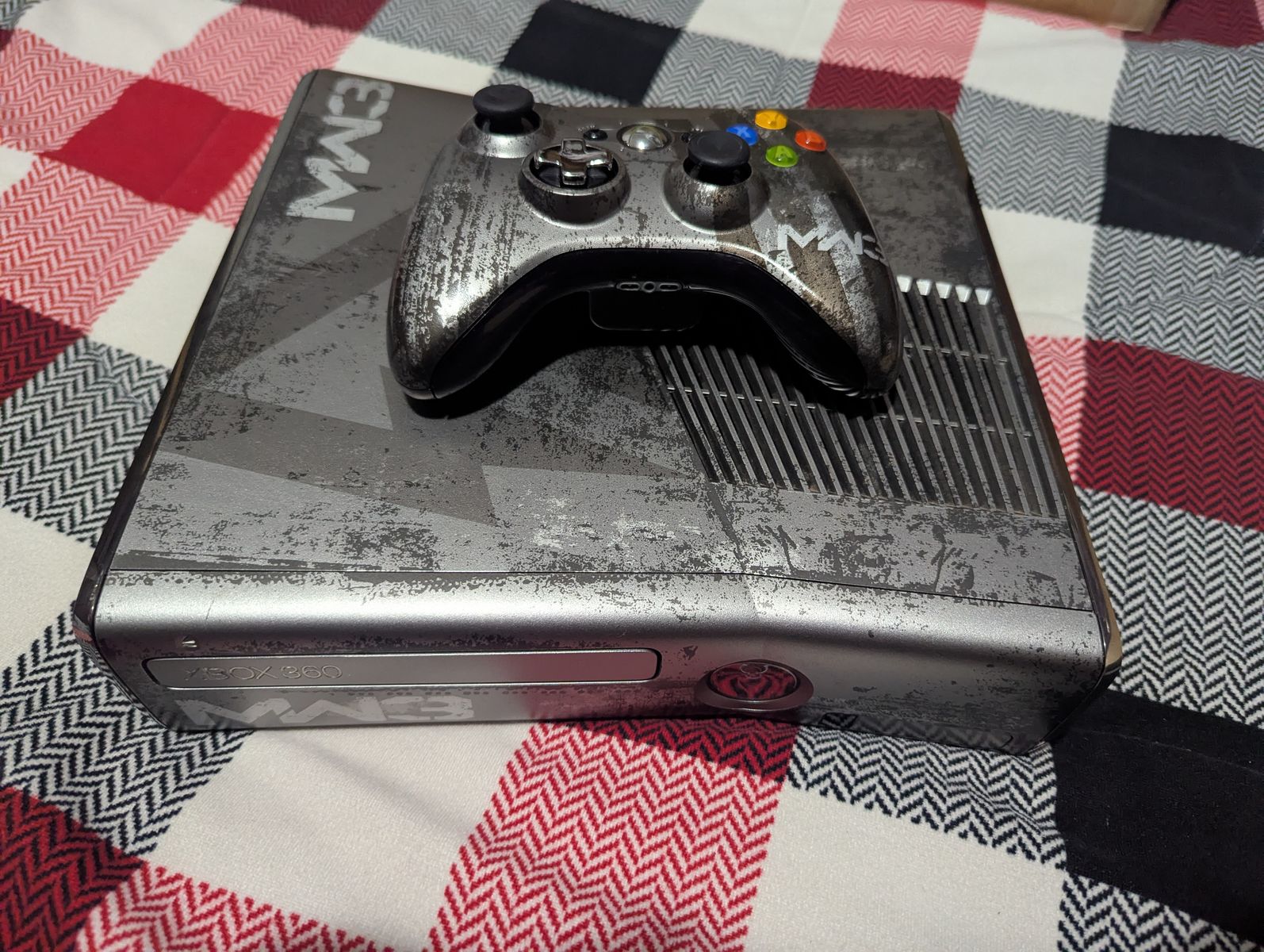 (RGH3) Custom Xbox 360 MW3 Limited Edition Slim 500GB