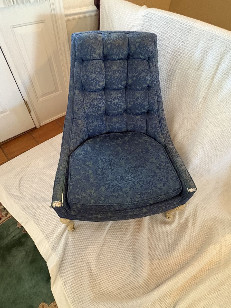 Vintage Silver Craft Tufted Accent Chair – Hollywood Regency Style $125 cash/venmo in Provo
