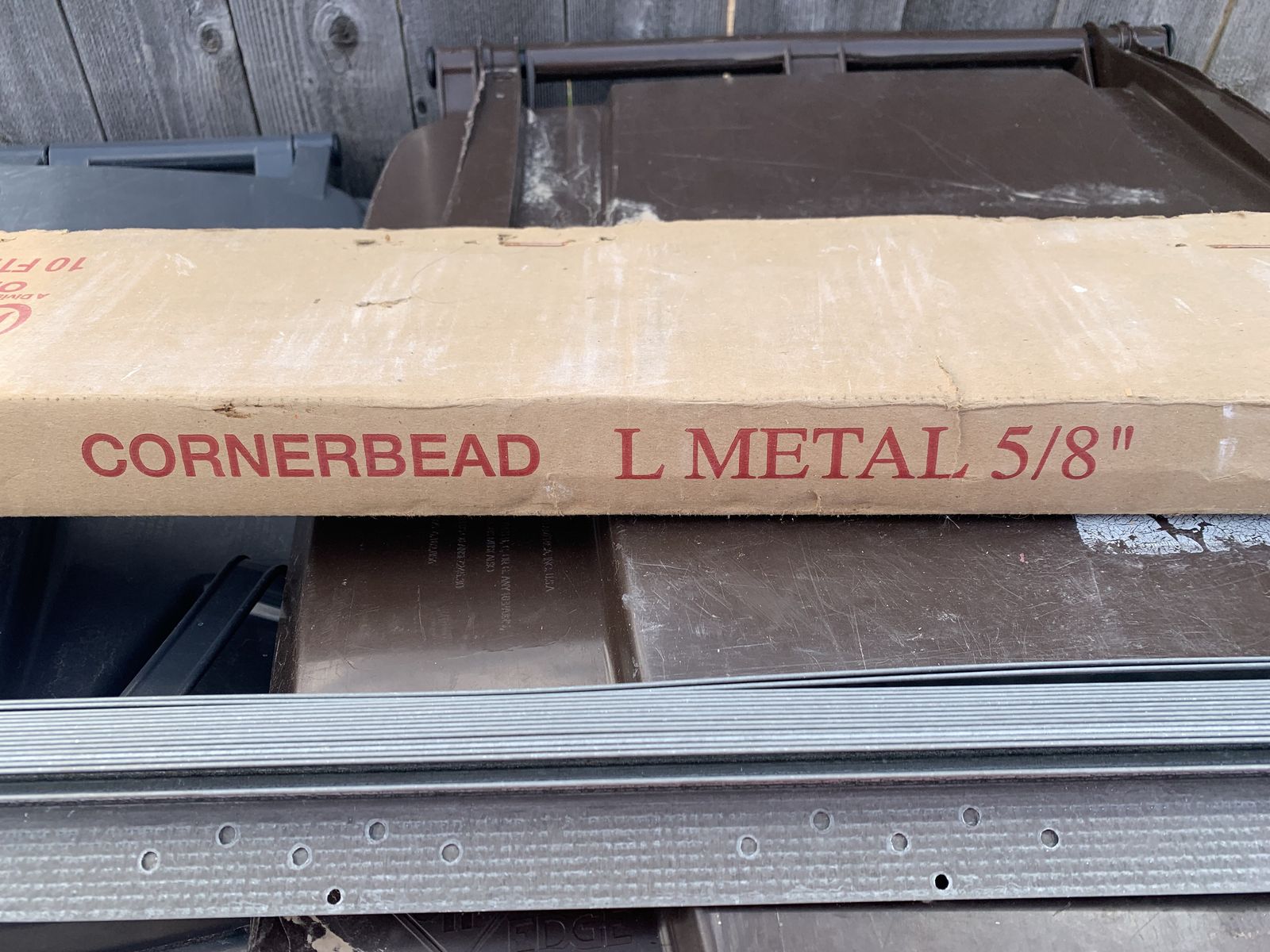 (16) peices 5/8" L-metal wallboard trim