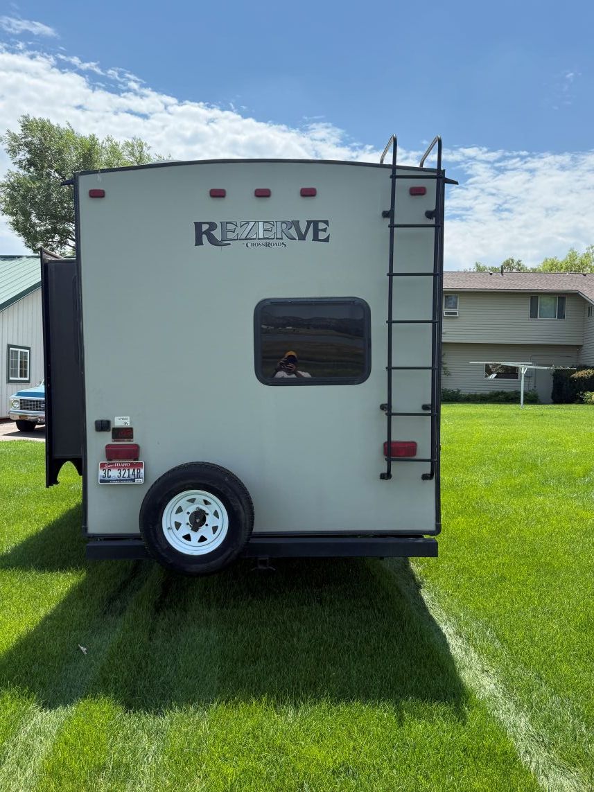 2016 Crossroads Rezerve 27BH Fifth Wheel Camper