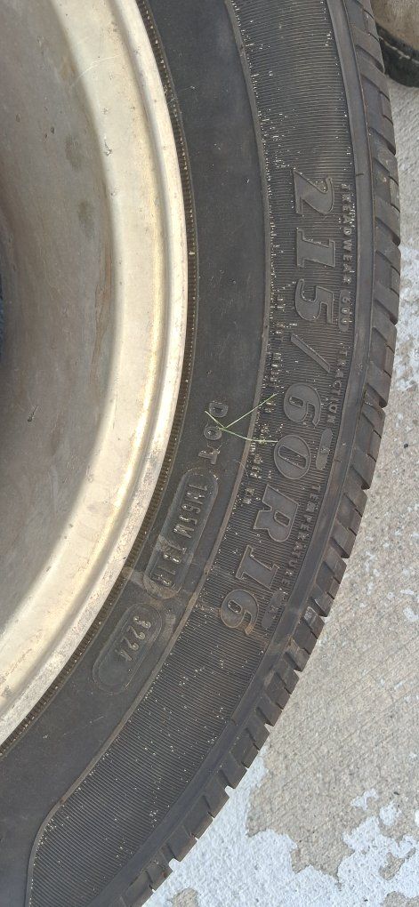 2 16 inch 5x114.3 honda wheels with 215 60 16
