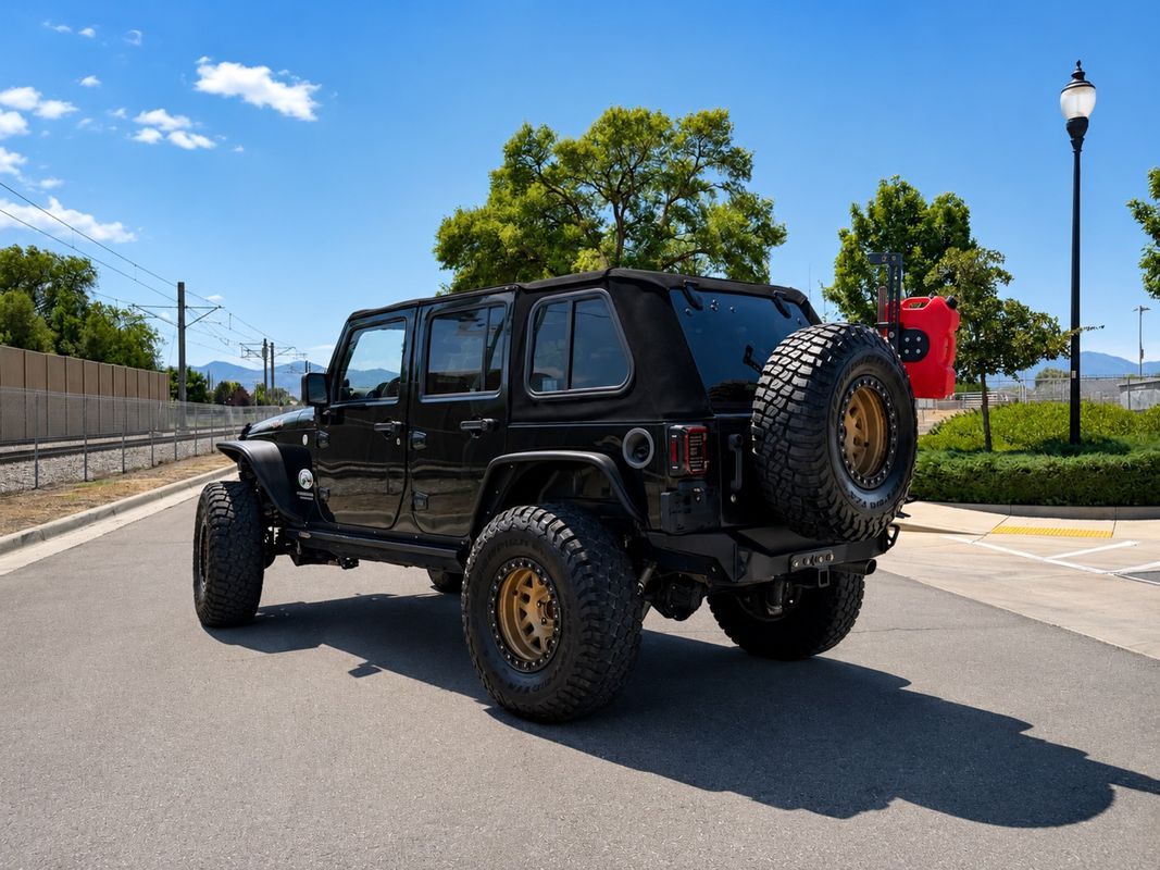 Main image 4