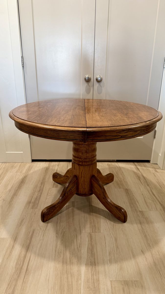 Round Dining Wood Table, Extendable