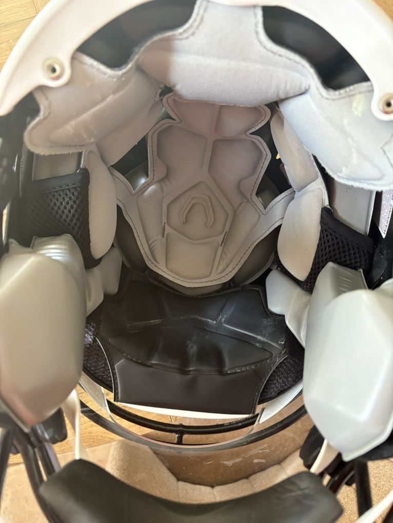 Main image 6