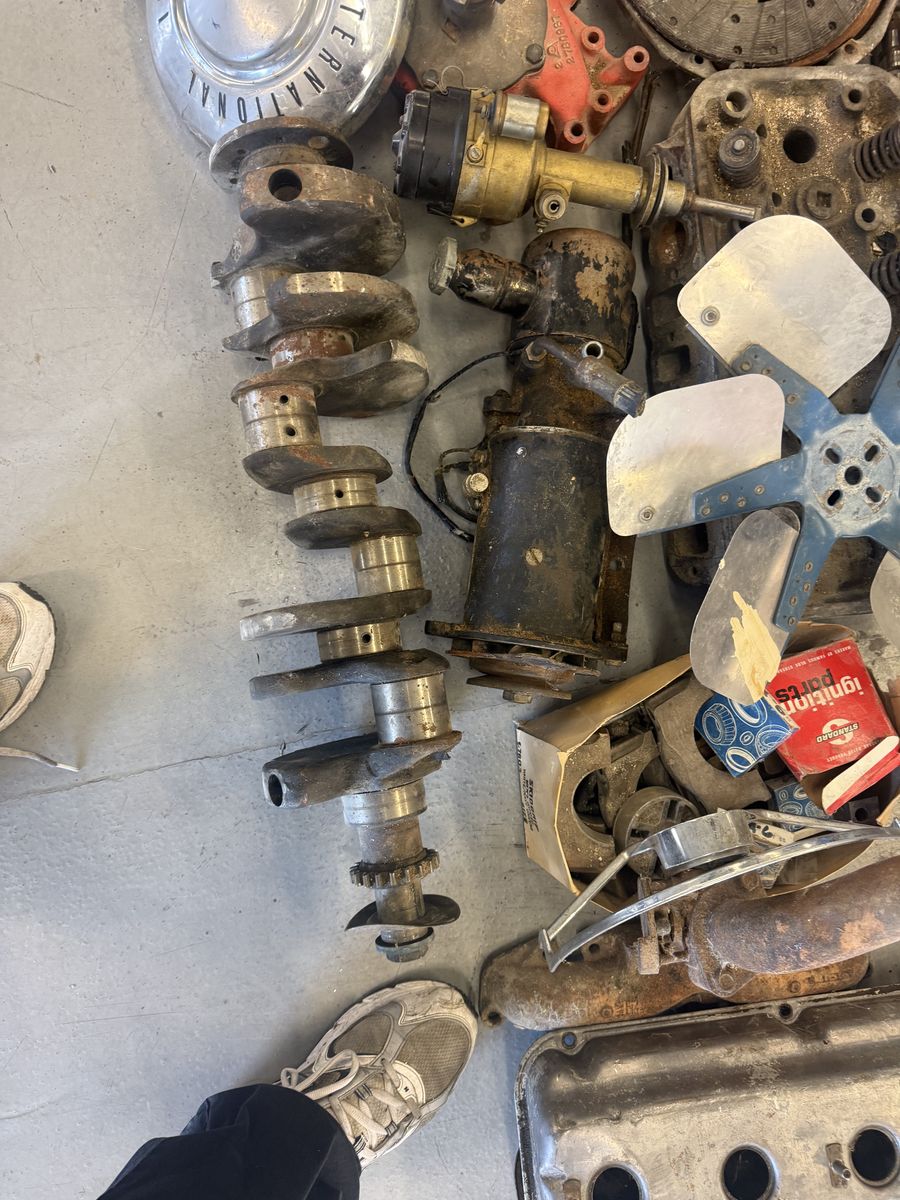 Chrysler Hemi Parts Lot firepower