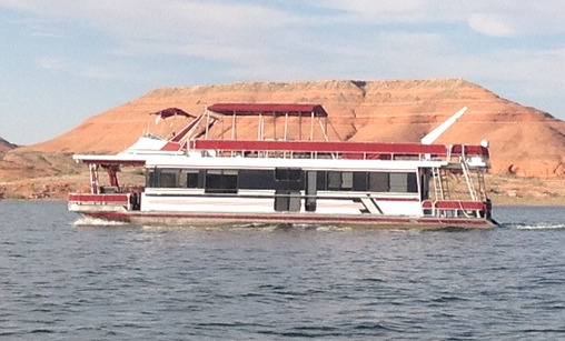 July Bullfrog Houseboat Share in Covered Slip