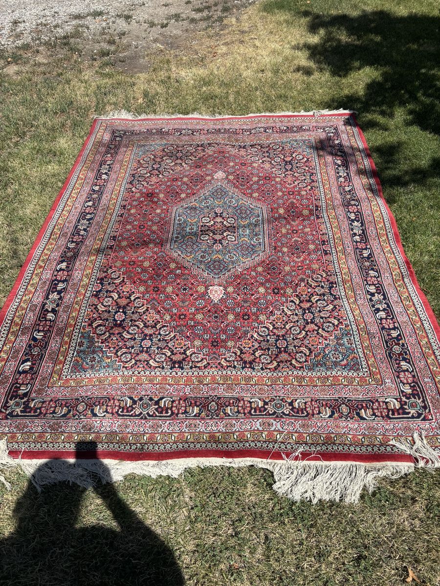 Vintage Red & Blue Bidjar Persian Rug 75.5 x 102