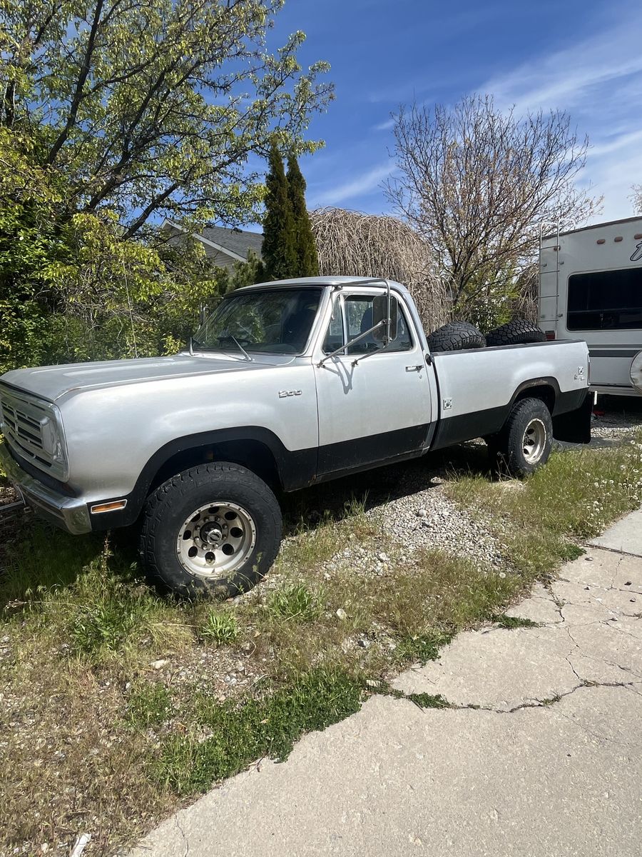 1972 dodge w200 adventurer