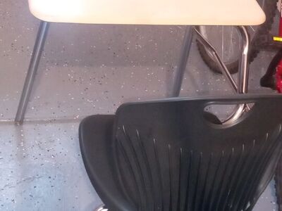 Kids Desks like NEW !! 12 available , GREAT for home class, church, school, music etc