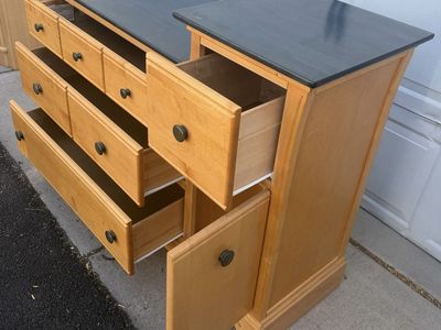 Darling dresser