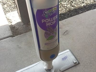 Swiffer Power Mop Spray Mop with Lavender Scent Solution