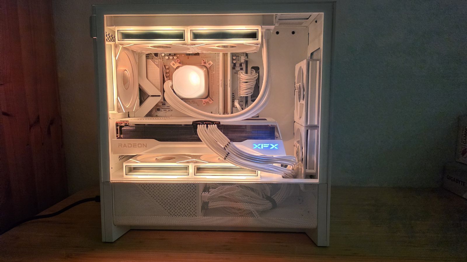 Ryzen 7 7800X3D | RX 9070 OC | White Gaming PC | 3TB Total Storage | 32 GB DDR5 Ram