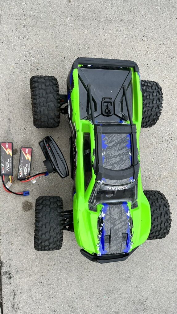 Like New Traxxas Xmaxx 8S Monster Truck With Batt