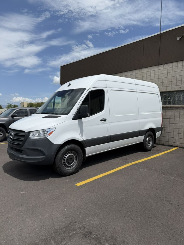 2023 Mercedes-Benz Sprinter 2500