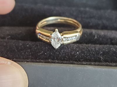 Natural diamond ring