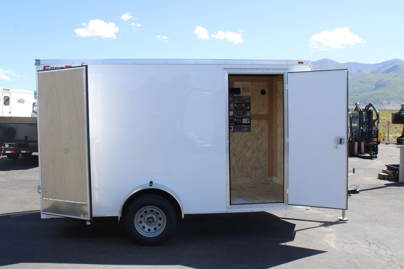 Wells Cargo 612 Enclosed