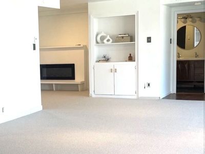 1,500 sq ft White wool brand new carpet-pick up 515 S 1000 E SLC