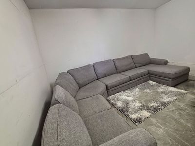 Large Gray Sectional -CAN DELIVER ‼️