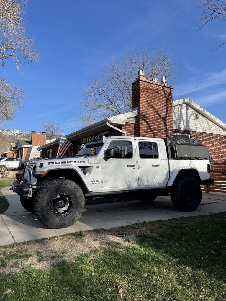 Jeep Gladiator Rebel XPLOR Bed Rack W/Accesories