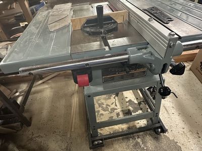 Delta contractor saw