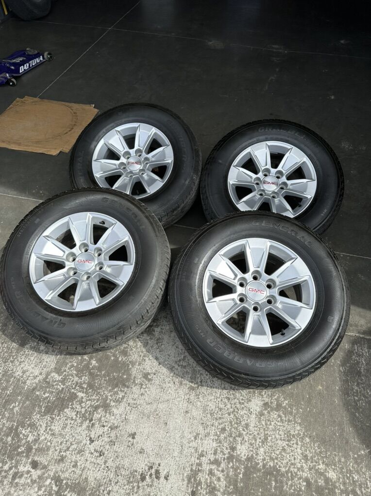 2022 GMC 1500 17 wheels & 255/70r17 grabbers