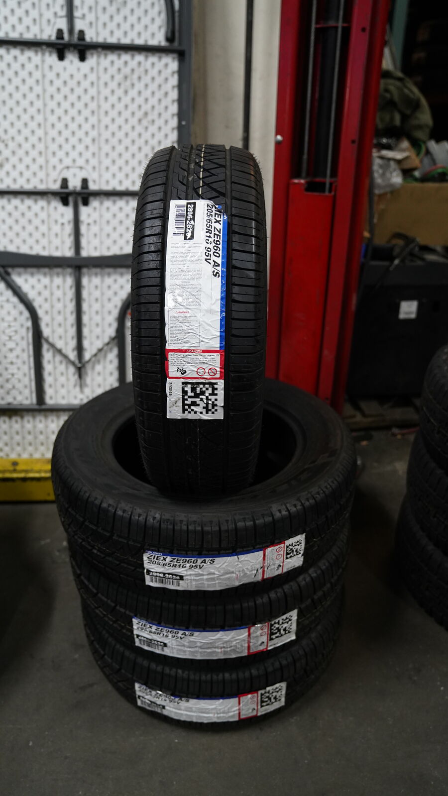 205-65-16 FALKEN ZIEX