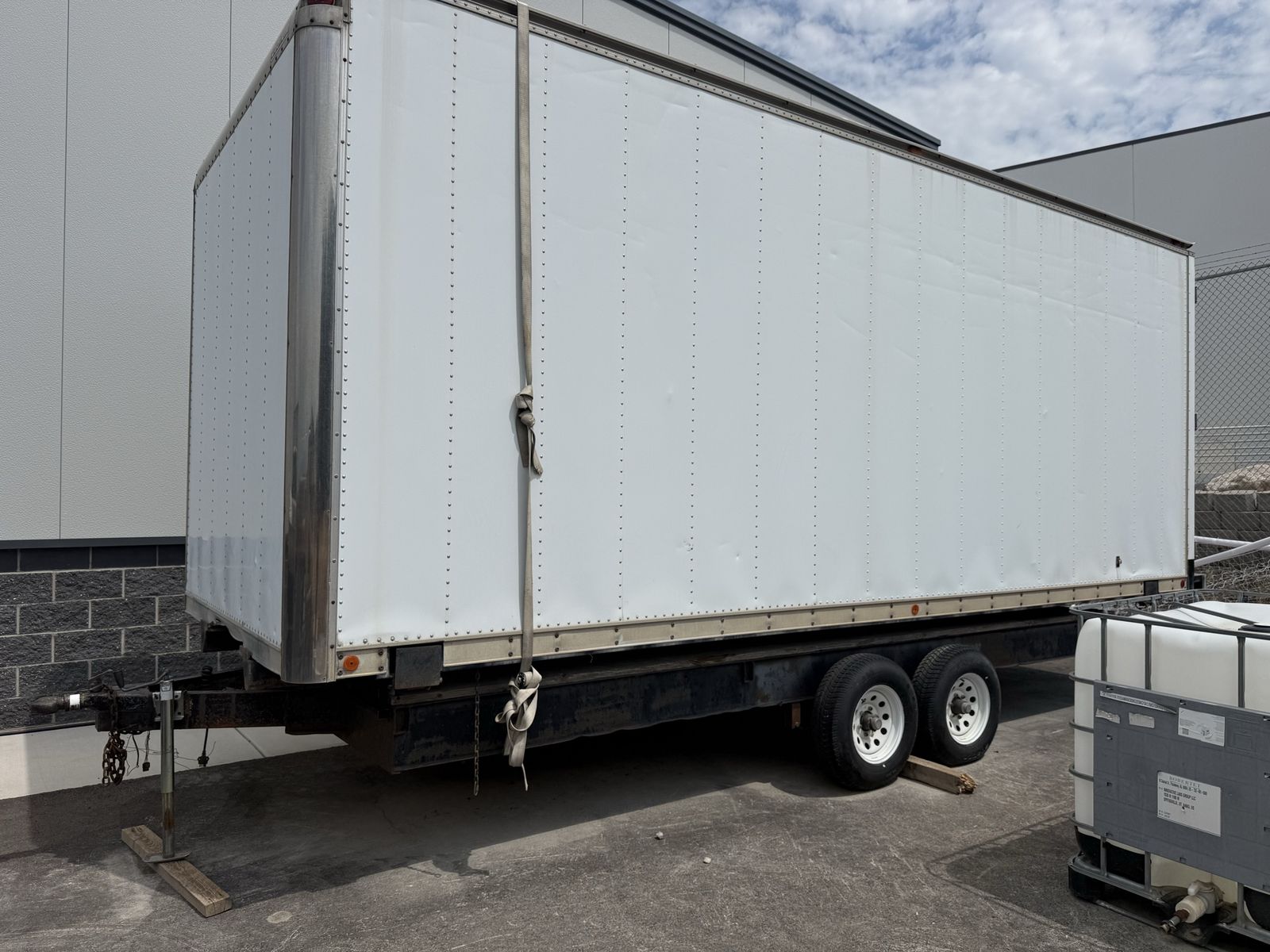 Storage container