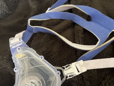 ResMed AcuCare F1-0 Hospital Non-Vented Full Face Mask with Headgear - Used