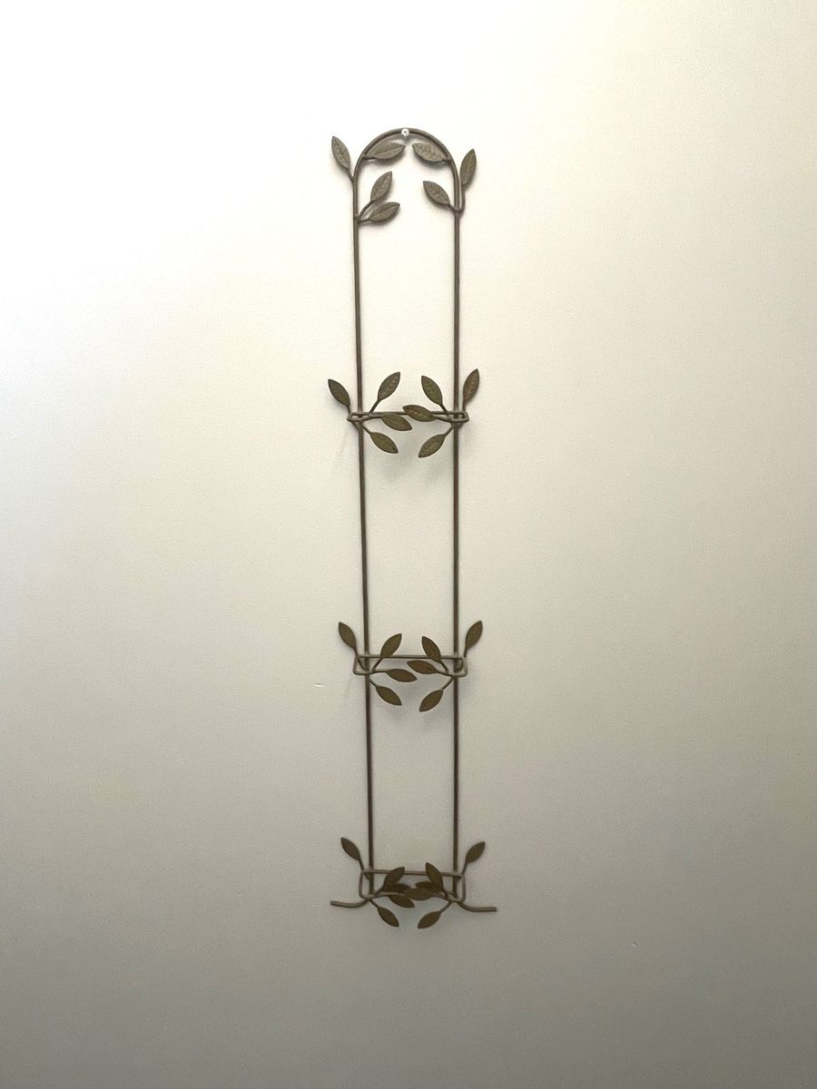 Iron/Metal Three Plate Wall Rack