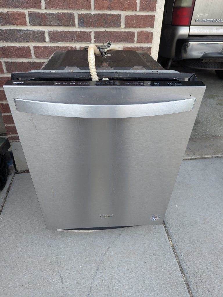 Whirlpool Stainless Steel Built-In Dishwasher with Top Controls - Used, Good Condition