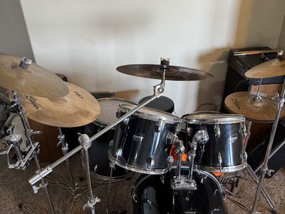 Ludwig Accent Combo 6-Piece Drum Set with Zildjian Cymbals & Extra Hardware