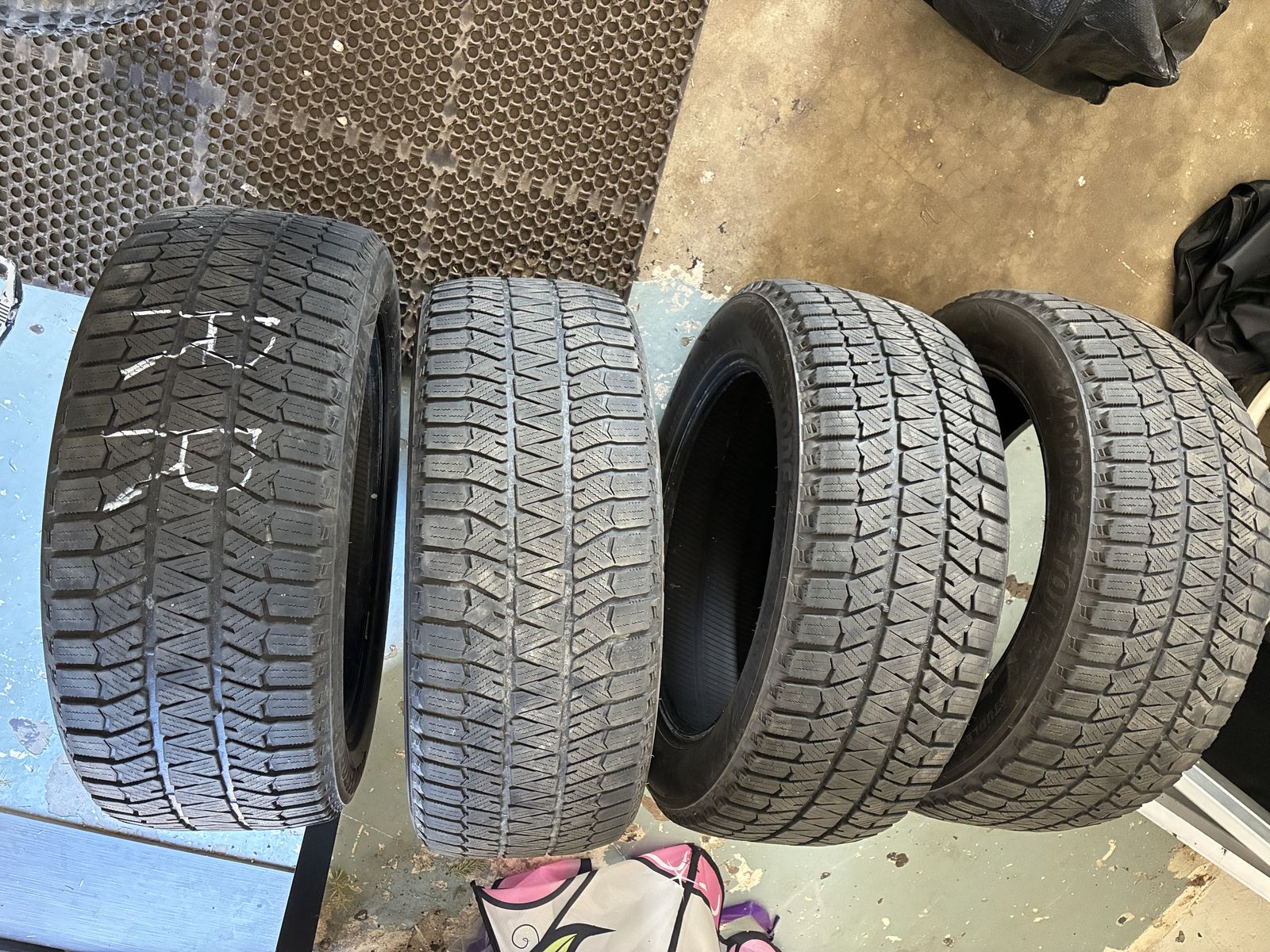 Blizzak Bridgestone snow tires