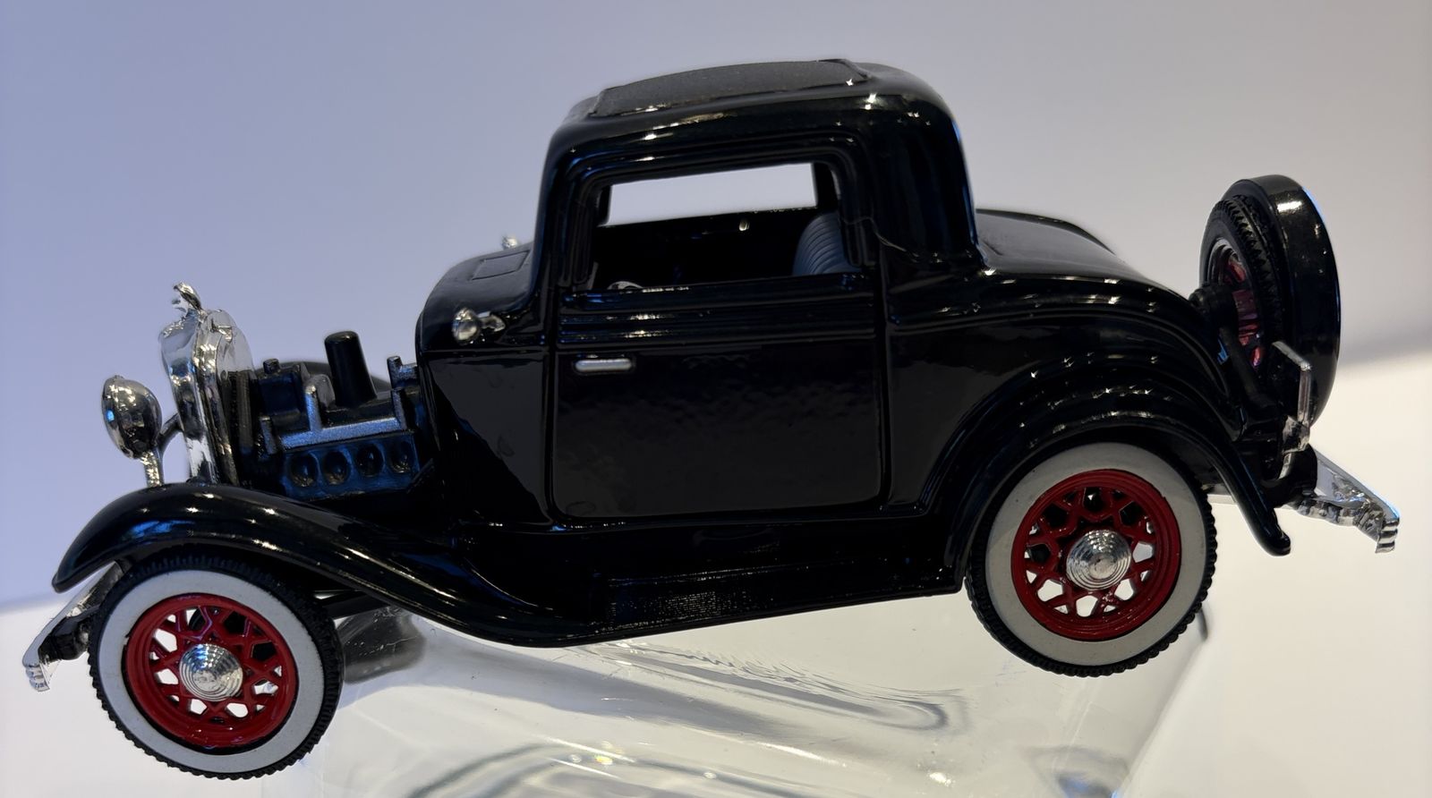 1932 Ford Deuce Coupe Diecast Model Car - Black with Red Wheels, Opening Suicide Doors & Hood